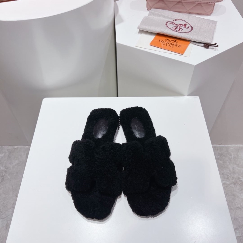 H**mes slippers